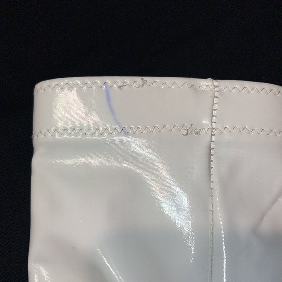Pure White PVC Opera Gloves - Picture 3 of 3